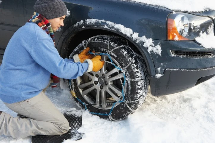 Cómo Preparar el Auto para ir a la Nieve: Cadenas en los Neumáticos